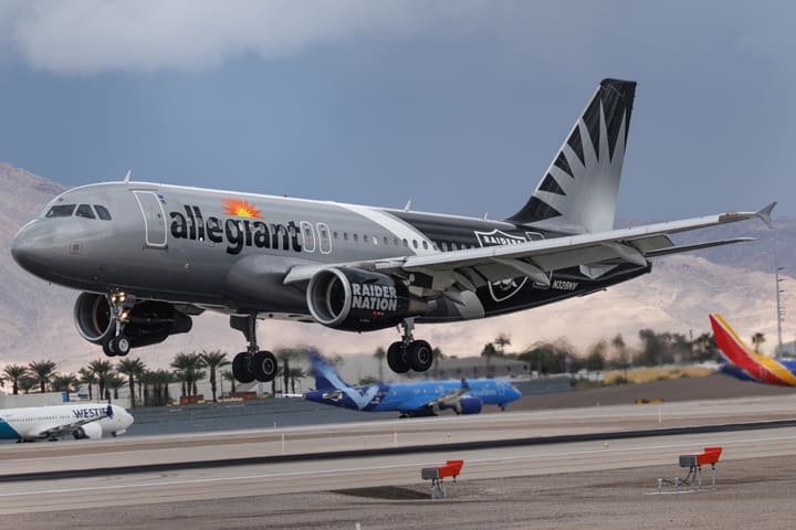 N328NV, Allegiant Air · A320